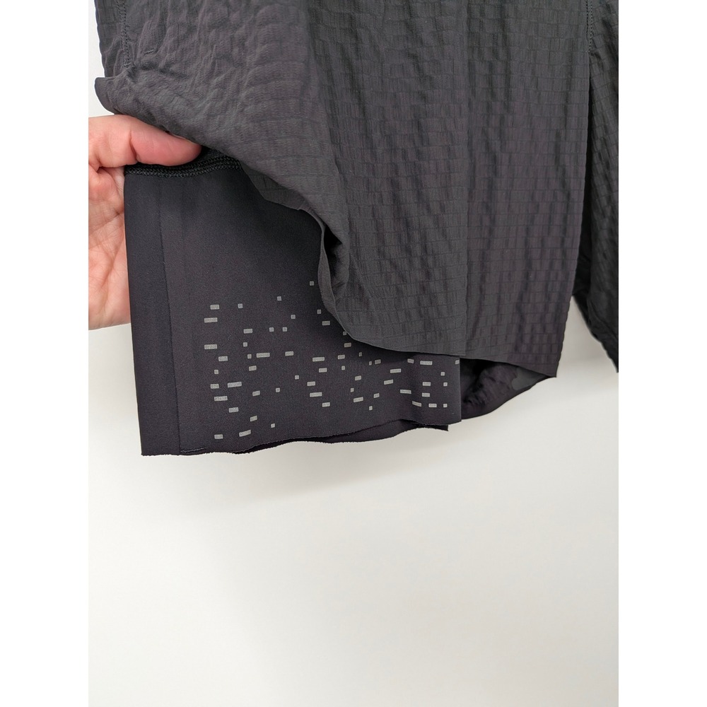 Lululemon Surge Lined Short Mens Large Black Seersucker Running Athletic Active - Picture 3 of 9